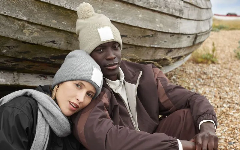 Beechfield Accessoires in der Schweiz: Hochwertige Beanies, Caps & Strickmützen für Individualdruck