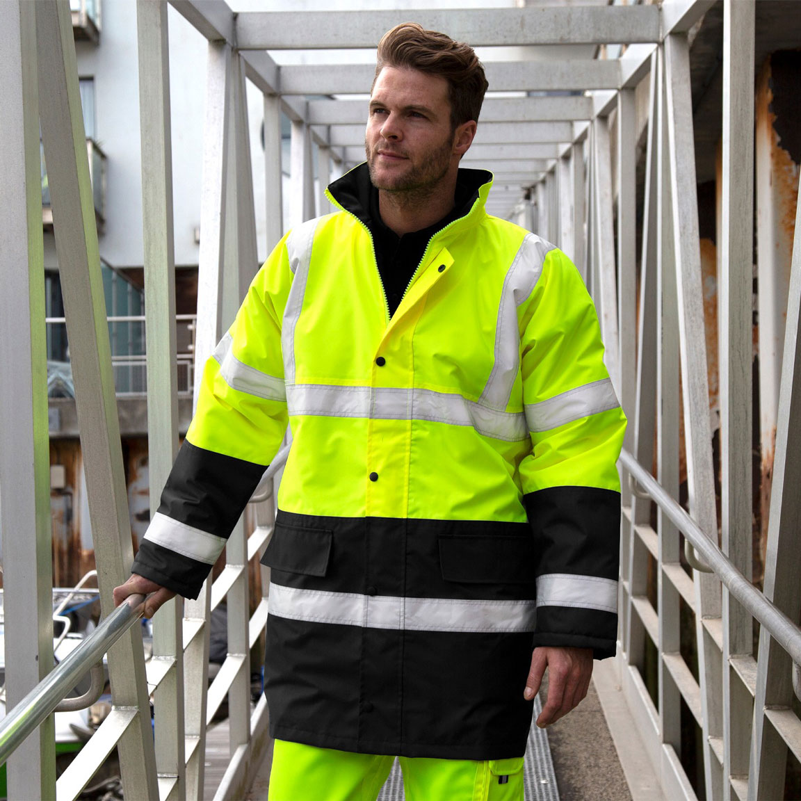 R452X_yellow-black_lifestyle Motorway 2-Tone Safety Coat SafeGuard RT452